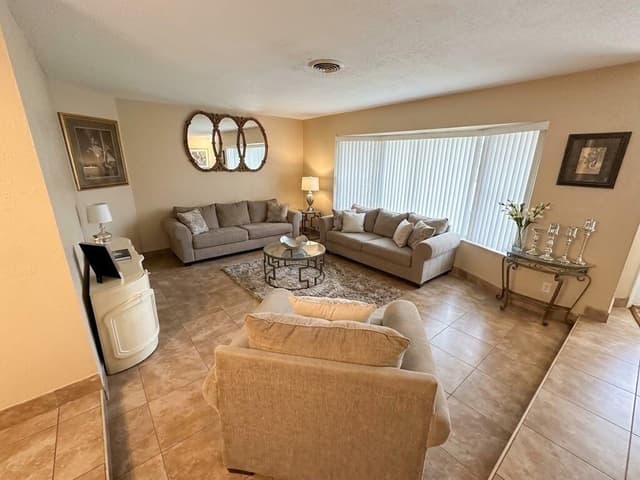 820 SW 49th Terrace, Margate FL 33068 - Margate, FL - Photo 4