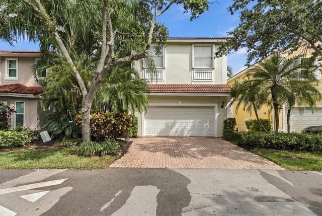 1115 PAPAYA Street, Hollywood FL 33019 - Hollywood, FL - Photo 2
