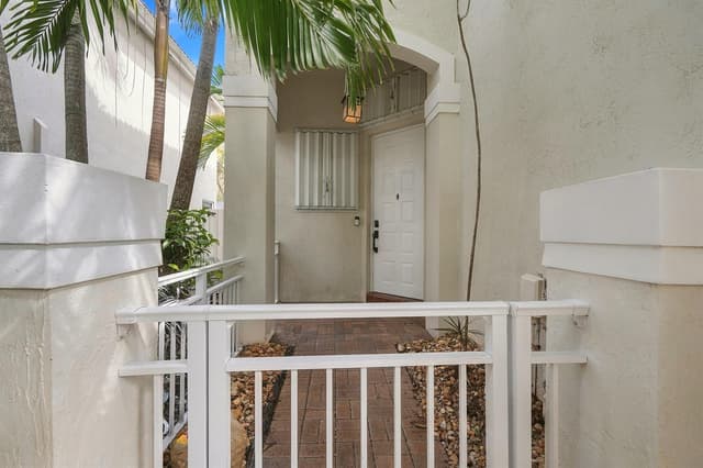 1115 PAPAYA Street, Hollywood FL 33019 - Hollywood, FL - Photo 5