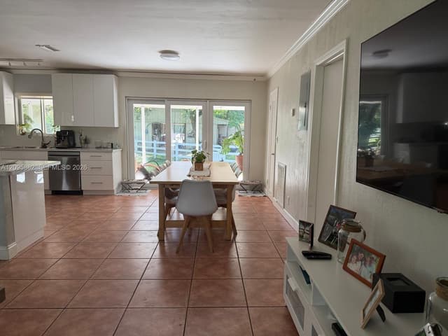 4830 SW 196th Ln, Southwest Ranches FL 33332 - Southwest Ranches, FL - Photo 3