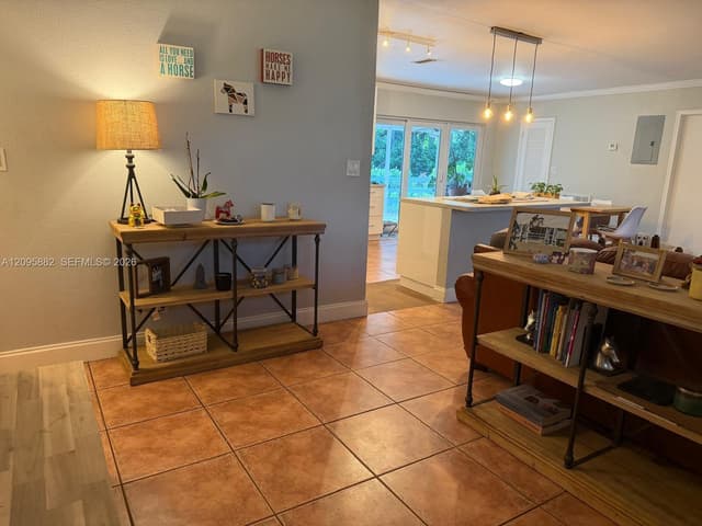 4830 SW 196th Ln, Southwest Ranches FL 33332 - Southwest Ranches, FL - Photo 4