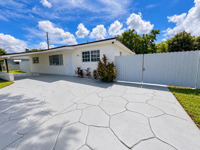 710 NW 176th Ter, Miami Gardens FL 33169 - Miami Gardens, FL - Photo 4