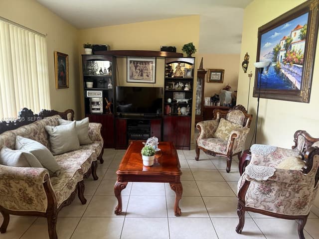 12642 SW 221st St, Miami FL 33170 - Miami, FL - Photo 4