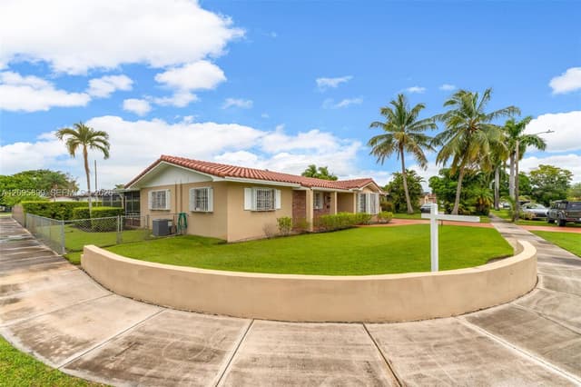 1820 SW 102nd Ave, Miami FL 33165 - Miami, FL - Photo 3
