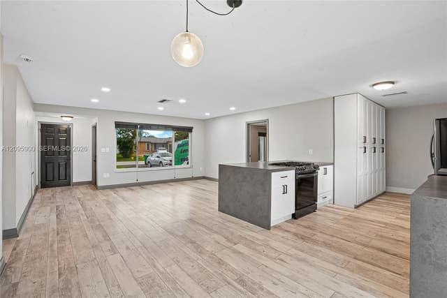 8440 Sheraton Dr, Miramar FL 33025 - Miramar, FL - Photo 4