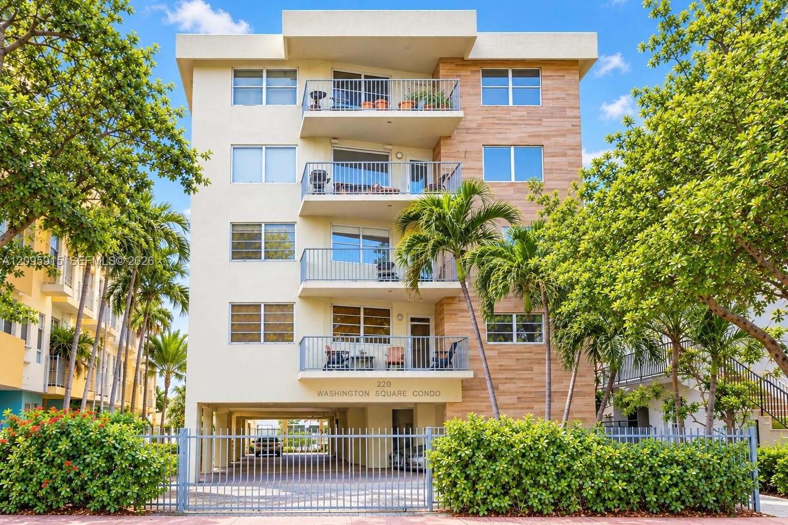 220 Washington Ave # 5D, Miami Beach FL 33139 - Miami Beach, FL - Photo 1