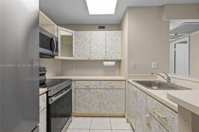 15619 SW 73rd Cir Ter # 9, Miami FL 33193 - Miami, FL - Photo 4