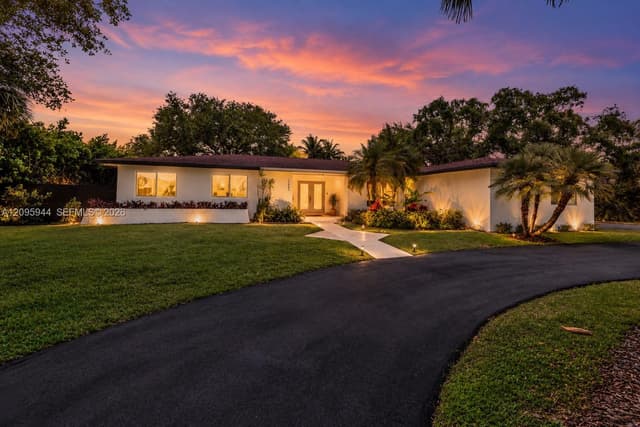 13840 SW 74th Ave, Palmetto Bay FL 33158 - Palmetto Bay, FL - Photo 2