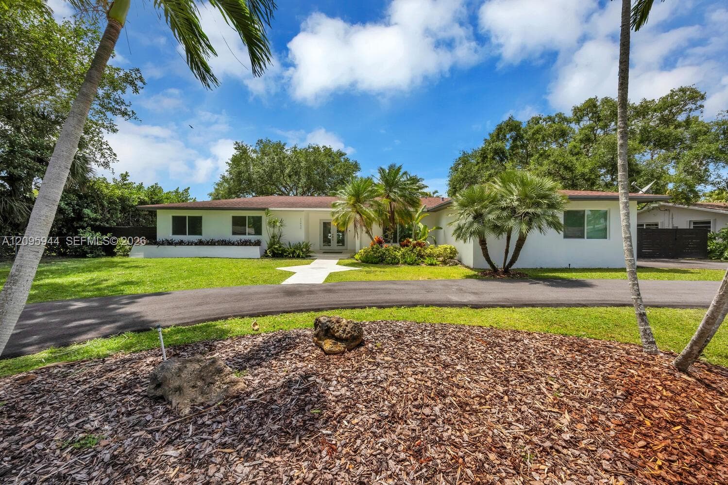 13840 SW 74th Ave, Palmetto Bay FL 33158 - Palmetto Bay, FL - Photo 1
