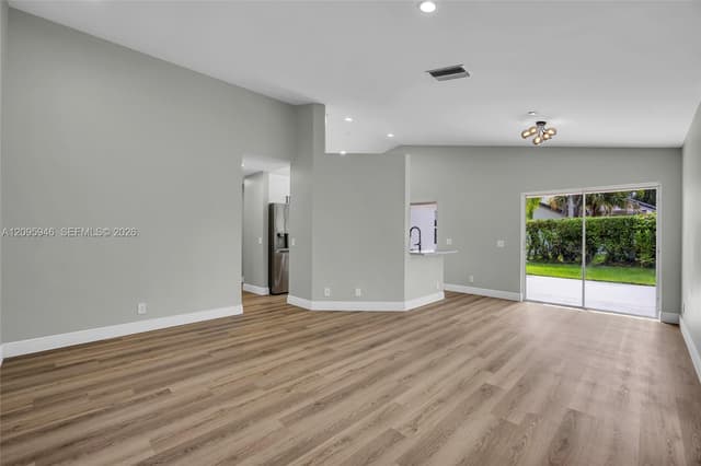 815 Falling Water Rd, Weston FL 33326 - Weston, FL - Photo 7