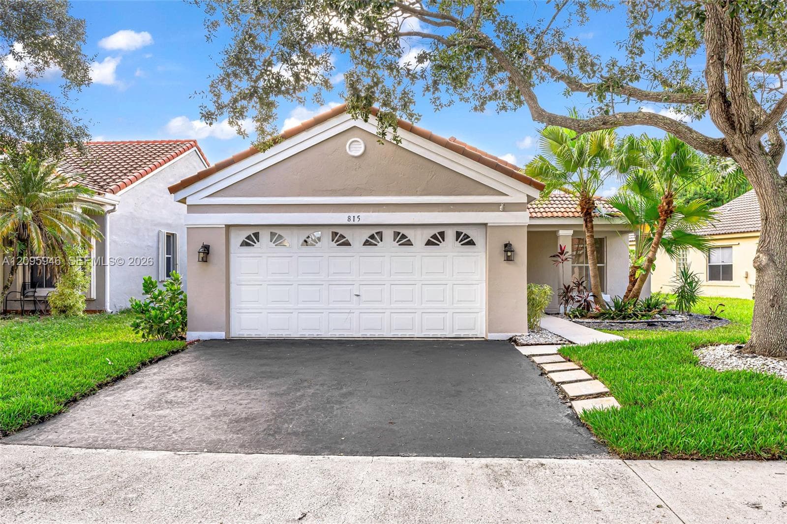 815 Falling Water Rd, Weston FL 33326 - Weston, FL - Photo 1