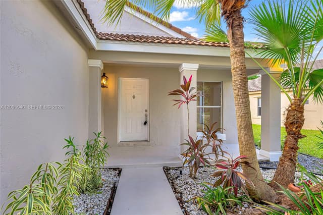 815 Falling Water Rd, Weston FL 33326 - Weston, FL - Photo 5