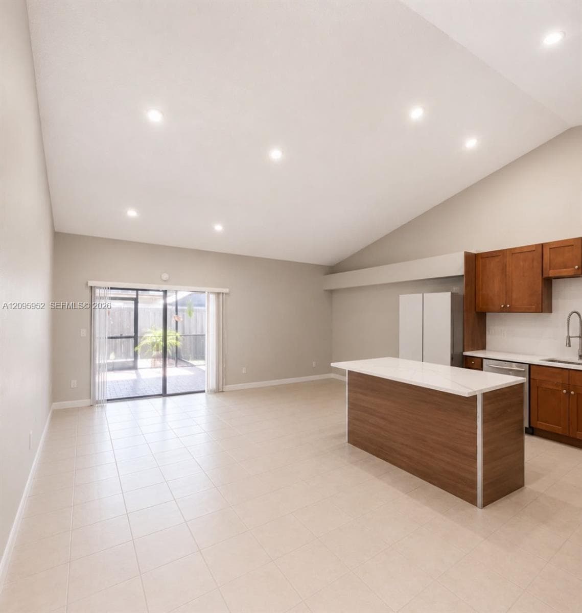 7466 NW 34th St, Lauderhill FL 33319