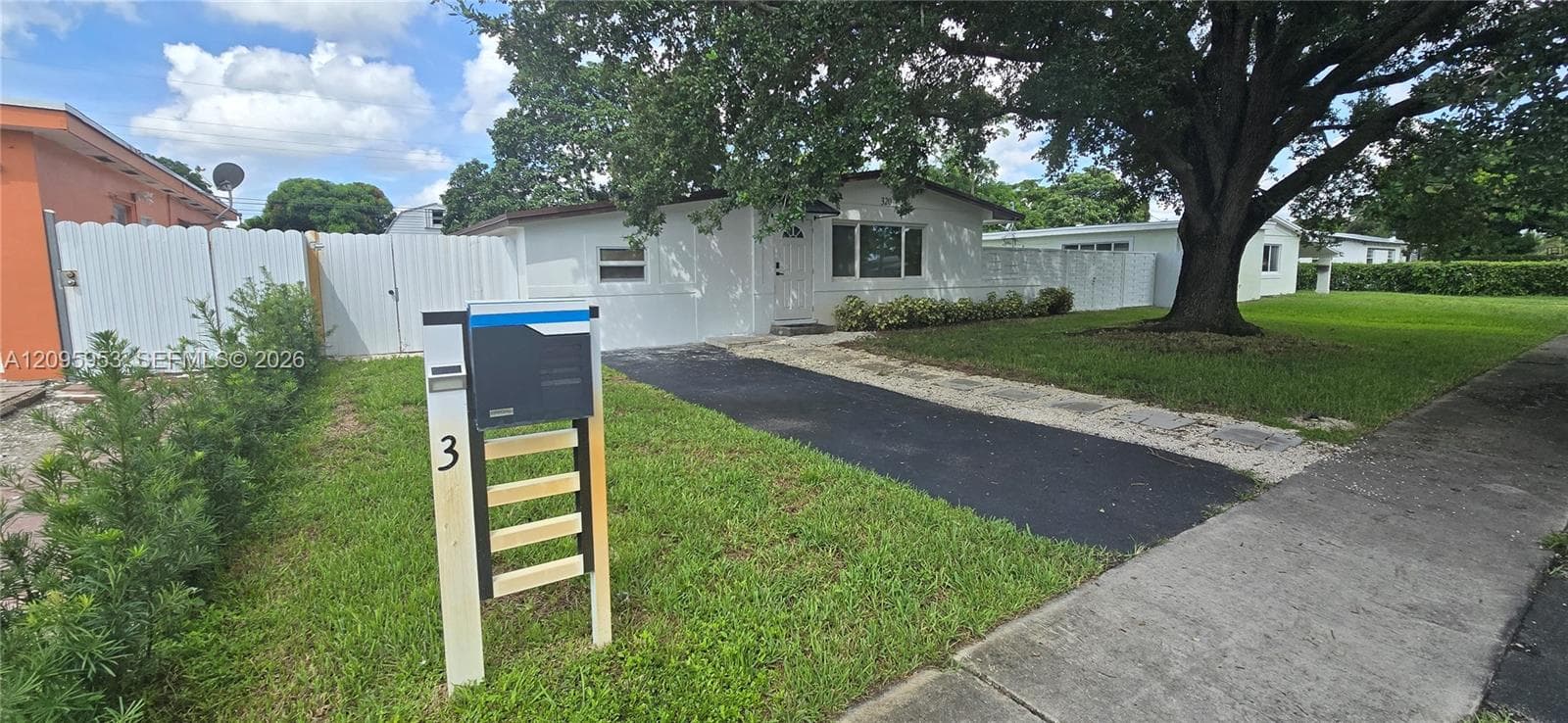 320 N 70th Ter, Hollywood FL 33024 - Hollywood, FL - Photo 1