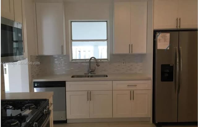 320 SW 7th Ct., Hallandale Beach FL 33009 - Hallandale Beach, FL - Photo 5