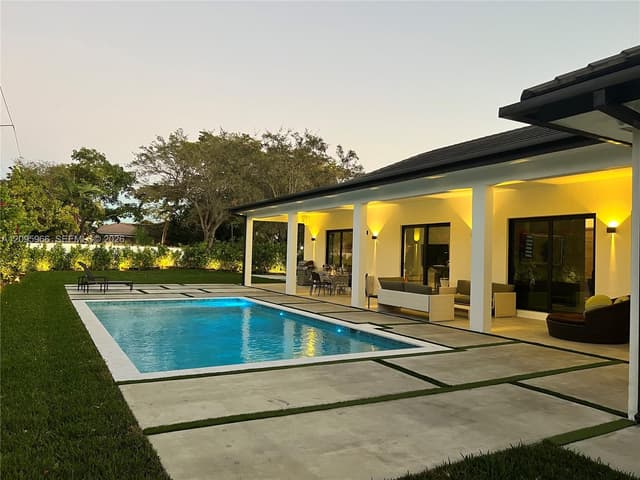 21498 Highland Lakes Blvd, Miami FL 33179 - Miami, FL - Photo 2