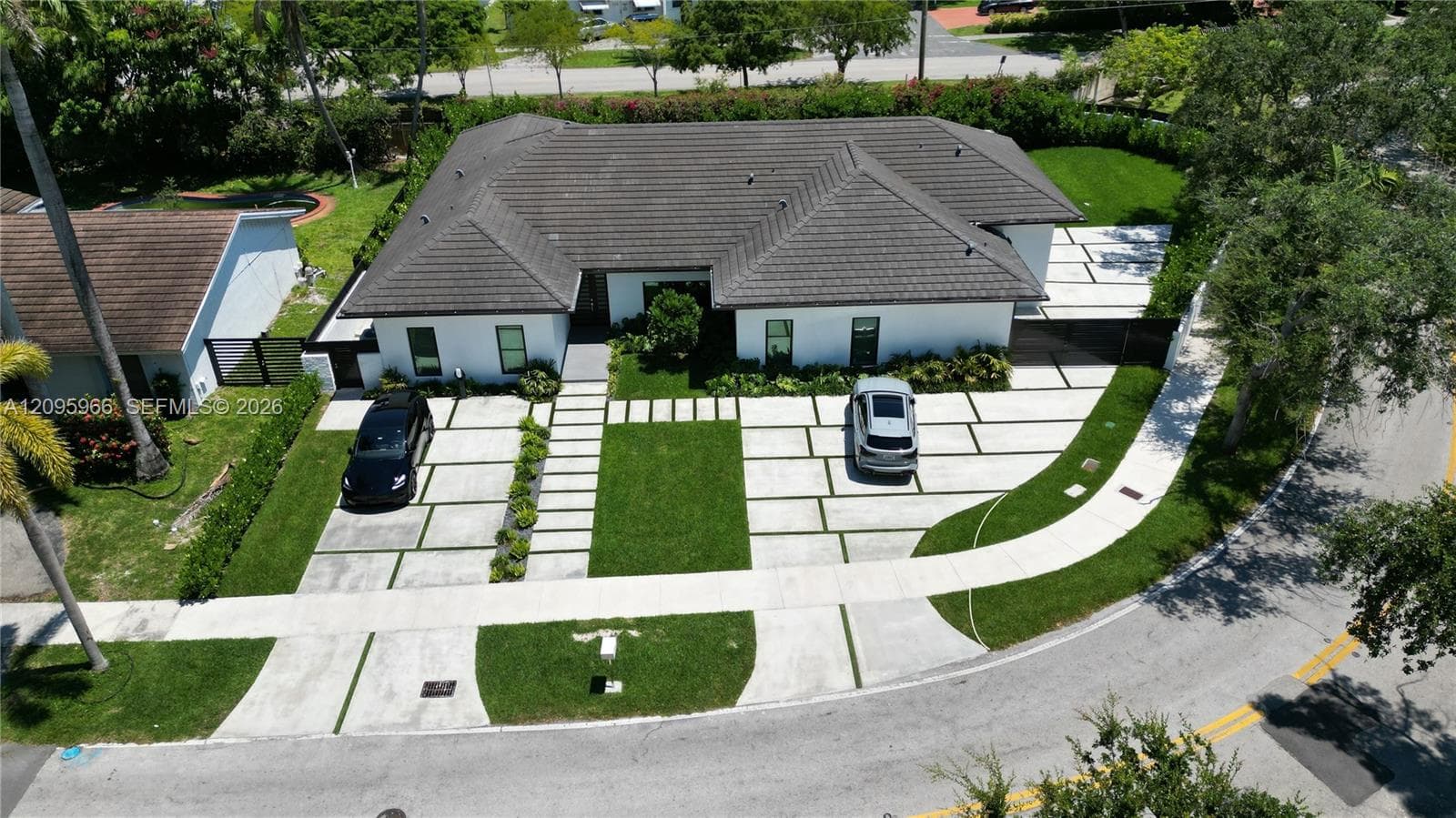 21498 Highland Lakes Blvd, Miami FL 33179 - Miami, FL - Photo 1