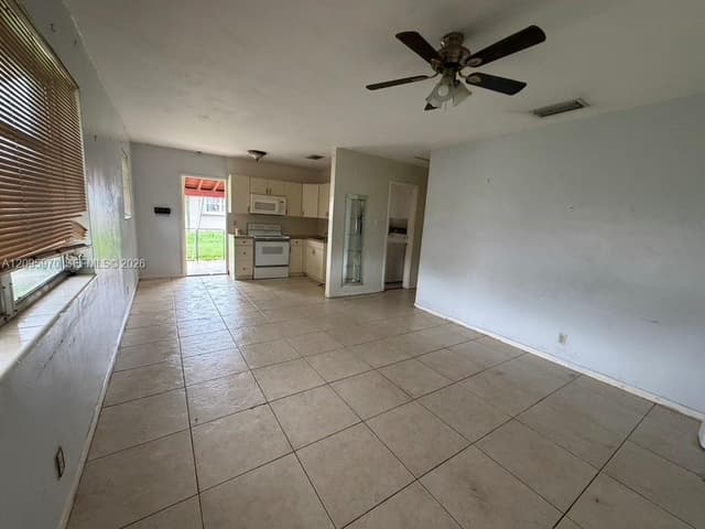6115 SW 2nd St, Margate FL 33068 - Margate, FL - Photo 2