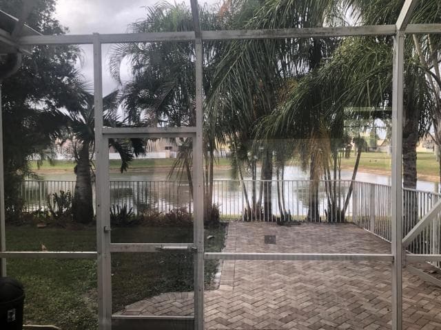 147 KENSINGTON Way, Royal Palm Beach FL 33414 - Royal Palm Beach, FL - Photo 2