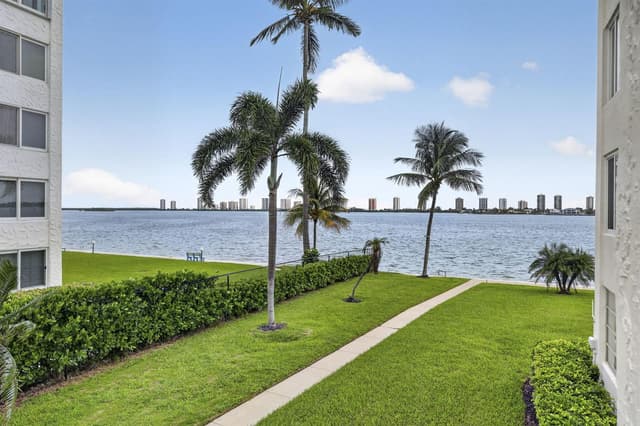301 LAKE SHORE Drive # 201, Lake Park FL 33403 - Lake Park, FL - Photo 3