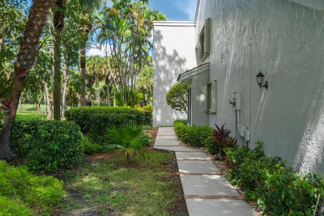 40 Edinburgh Drive, Palm Beach Gardens FL 33418 - Palm Beach Gardens, FL - Photo 7