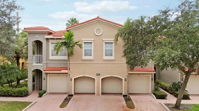 4901 Bonsai Cir # 111, Palm Beach Gardens FL 33418 - Palm Beach Gardens, FL - Photo 2