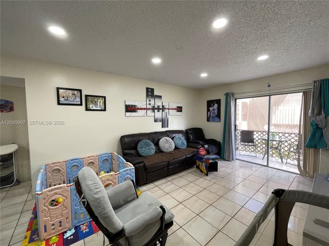 1055 W 77th St # 311, Hialeah FL 33014 - Hialeah, FL - Photo 6