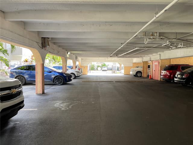 1055 W 77th St # 311, Hialeah FL 33014 - Hialeah, FL - Photo 3