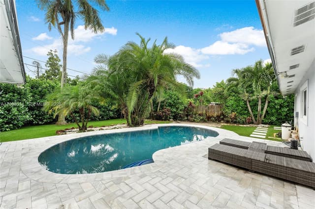 4872 NW 1st Ct, Plantation FL 33317 - Plantation, FL - Photo 2