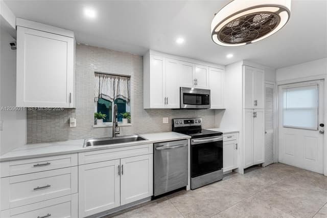 4872 NW 1st Ct, Plantation FL 33317 - Plantation, FL - Photo 5
