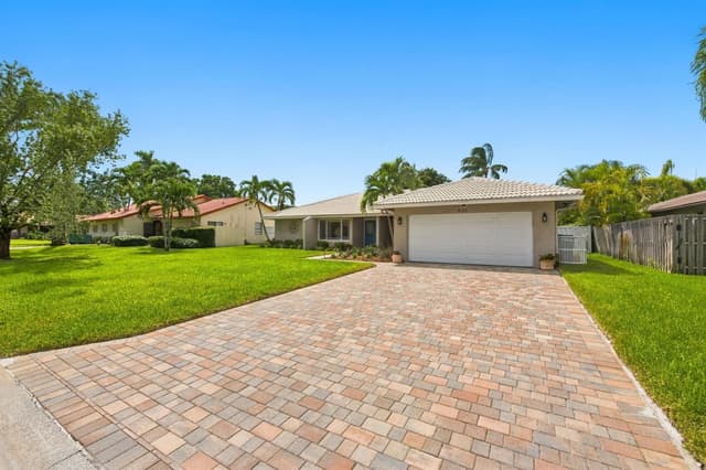 626 NW 100th Way, Coral Springs FL 33071 - Coral Springs, FL - Photo 6