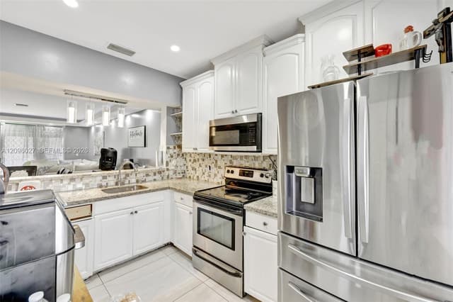 12662 NW 14th St, Sunrise FL 33323 - Sunrise, FL - Photo 7