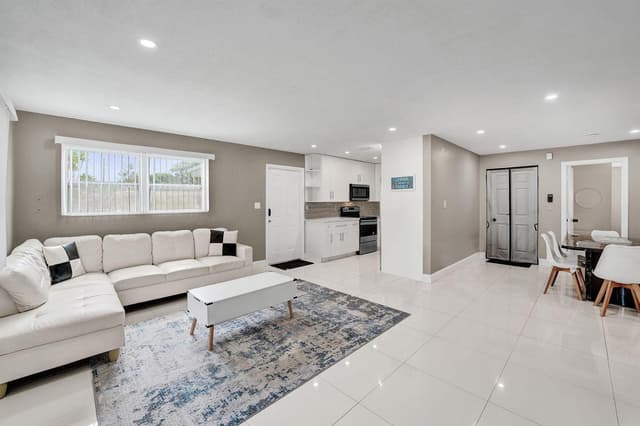 921 NW 14th Street, Fort Lauderdale FL 33311 - Fort Lauderdale, FL - Photo 2