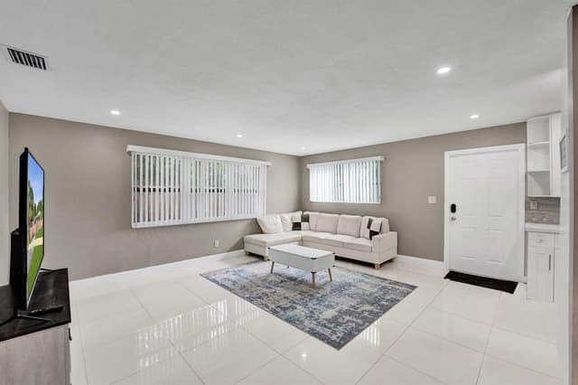 921 NW 14th Street, Fort Lauderdale FL 33311 - Fort Lauderdale, FL - Photo 6