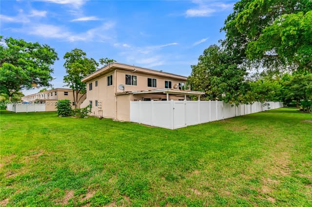 1455 NW 80th Ave # J, Margate FL 33063 - Margate, FL - Photo 3