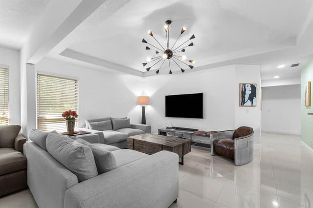 6387 Eastpointe Pines Street, Palm Beach Gardens FL 33418 - Palm Beach Gardens, FL - Photo 5