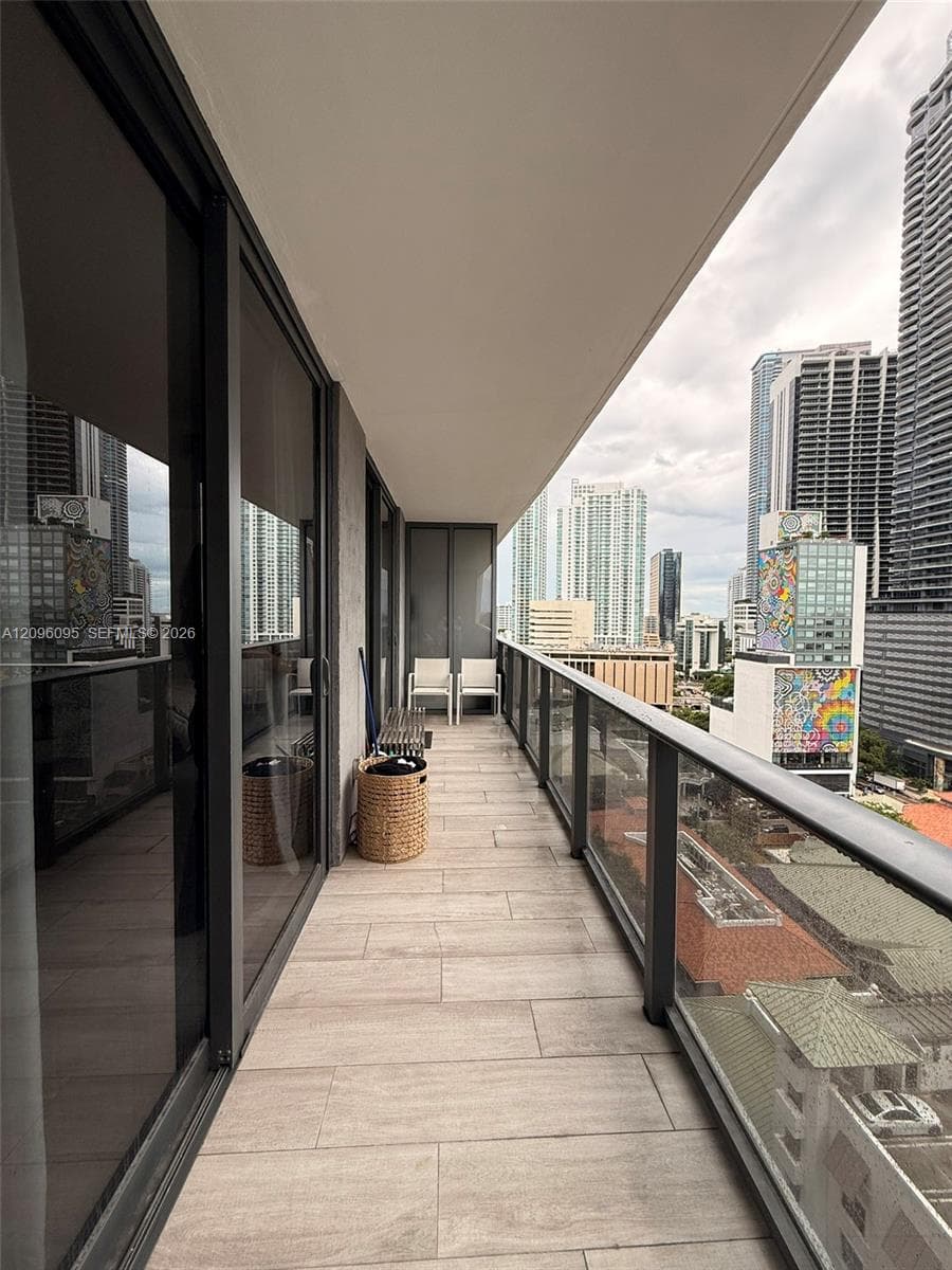 55 SW 9th St # 1205, Miami FL 33130