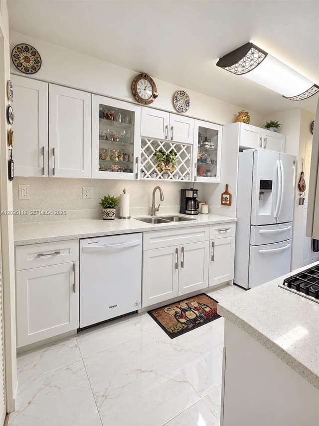 15555 N Miami Lakeway N # 106, Miami Lakes FL 33014 - Miami Lakes, FL - Photo 3
