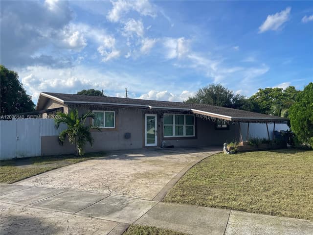 530 N 66th Ter, Hollywood FL 33024 - Hollywood, FL - Photo 2