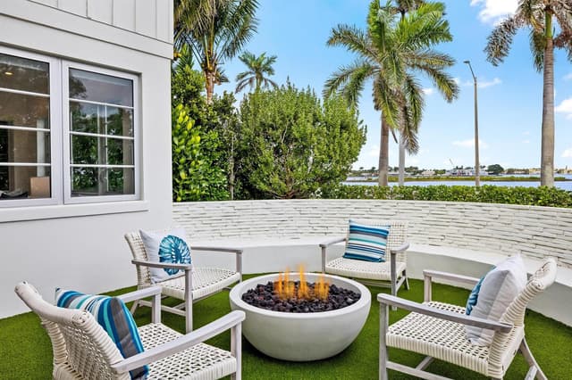 2745 S Flagler Drive, West Palm Beach FL 33405 - West Palm Beach, FL - Photo 2