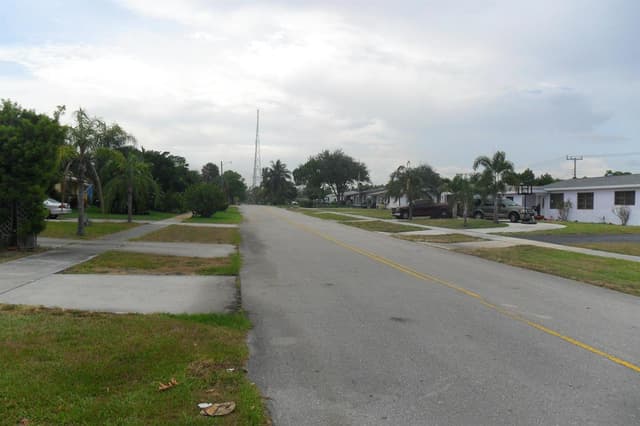 730 W ILEX Drive, Lake Park FL 33403 - Lake Park, FL - Photo 2