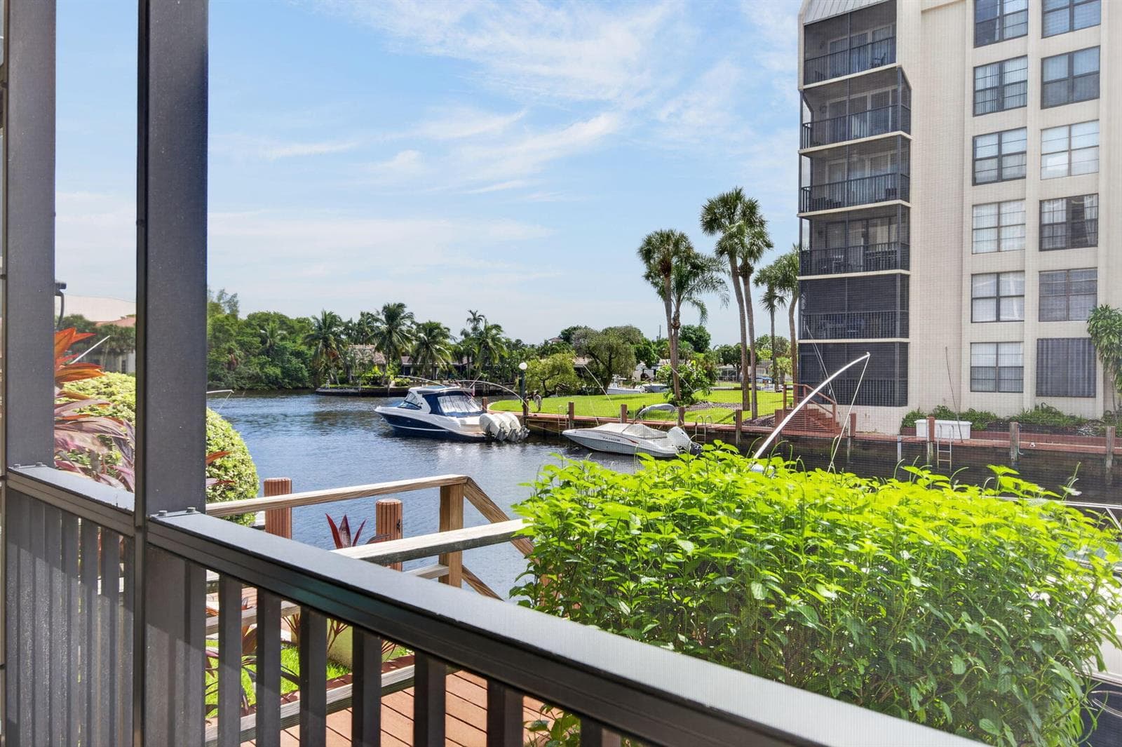 8 Royal Palm Way # 104, Boca Raton FL 33432