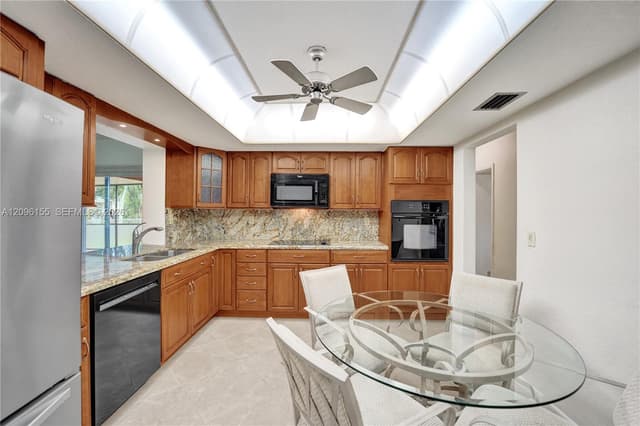1731 NW 86th Ave, Pembroke Pines FL 33024 - Pembroke Pines, FL - Photo 7