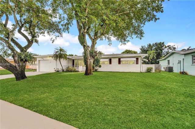 1731 NW 86th Ave, Pembroke Pines FL 33024 - Pembroke Pines, FL - Photo 3