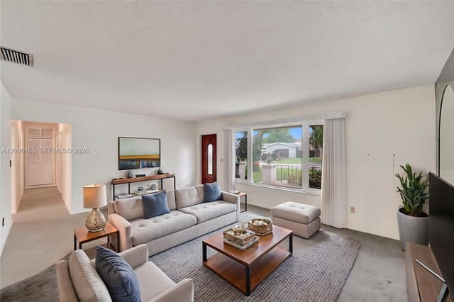 1731 NW 86th Ave, Pembroke Pines FL 33024 - Pembroke Pines, FL - Photo 4