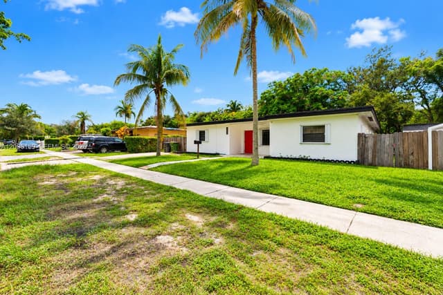 710 NE 142nd St, North Miami FL 33161 - North Miami, FL - Photo 2