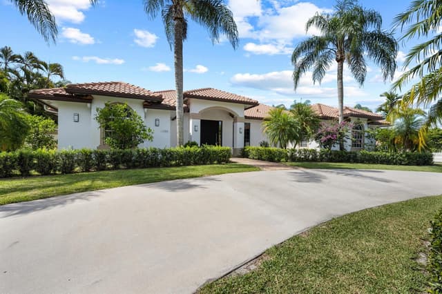 14883 Equestrian Way, Wellington FL 33414 - Wellington, FL - Photo 2