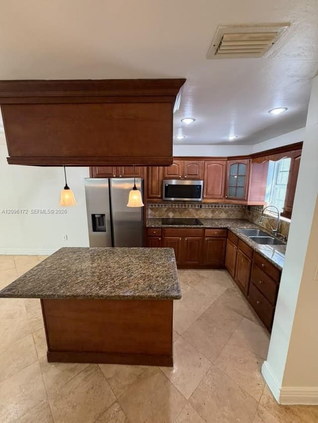 2375 W 74th St # 6, Hialeah FL 33016 - Hialeah, FL - Photo 6
