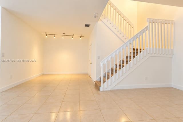1601 Yellowheart Way, Hollywood FL 33019 - Hollywood, FL - Photo 6