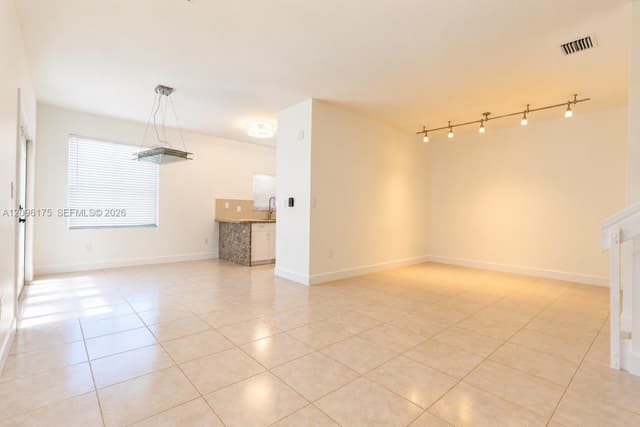 1601 Yellowheart Way, Hollywood FL 33019 - Hollywood, FL - Photo 5